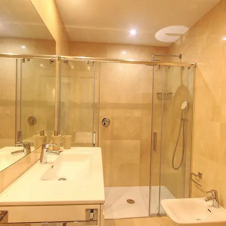 1092 Old Town Apartment